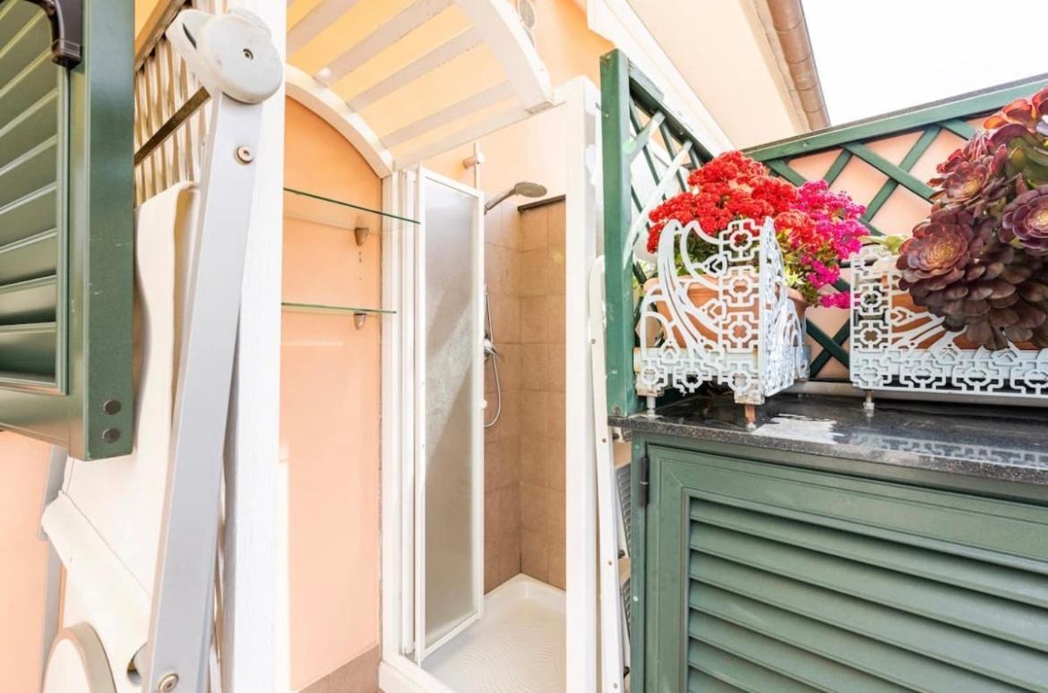 La Casa Al Mare Centro Storico Di Loano Con Garage公寓 外观 照片