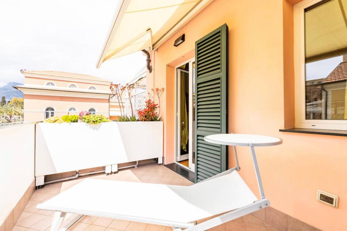 La Casa Al Mare Centro Storico Di Loano Con Garage公寓 外观 照片